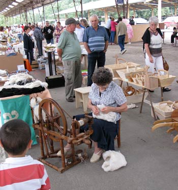 old crafts at the vide grenier